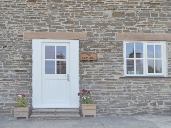 Lluest Cottages - The Cow Shed