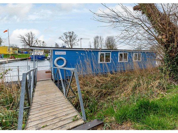 The Coot Club Houseboat