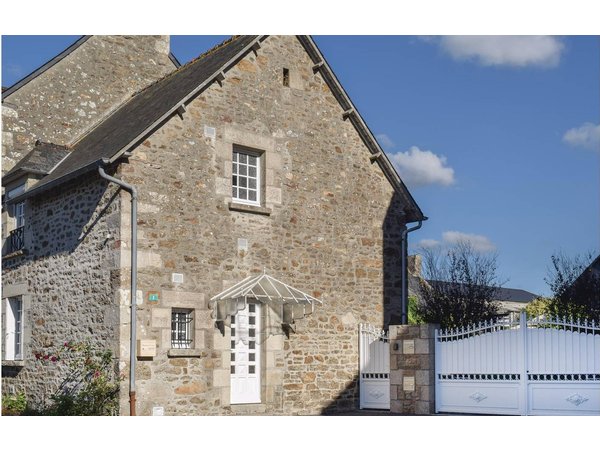 Holiday home in Plancoët from £46 per night