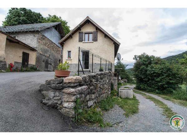 Holiday home in Chorges from £52 per night