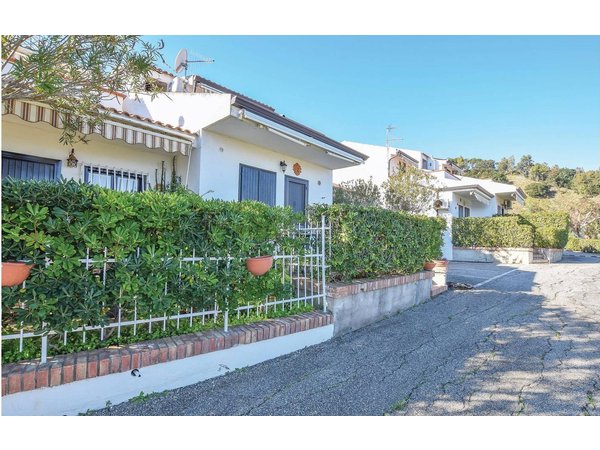 Holiday home in Petrizzi from £41 per night