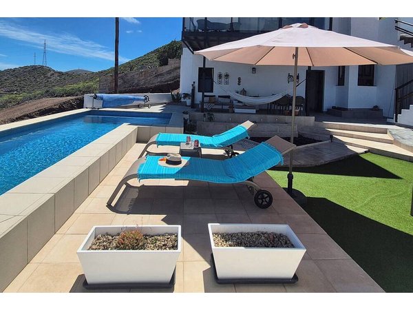 Holiday home in Abona from £187 per night