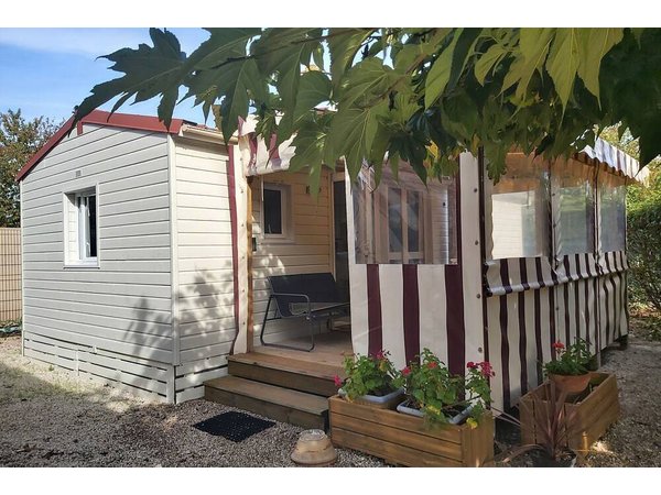 Holiday home in Montlivault from £38 per night
