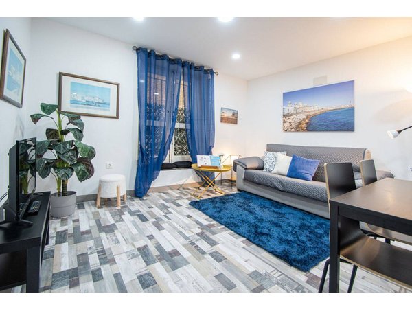 Holiday apartment in Cádiz from £63 per night