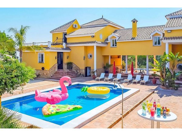 Holiday home in Málaga Province from £211 per night