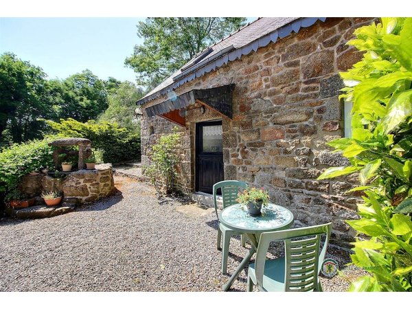 Holiday home in Saint-Gildas from £53 per night