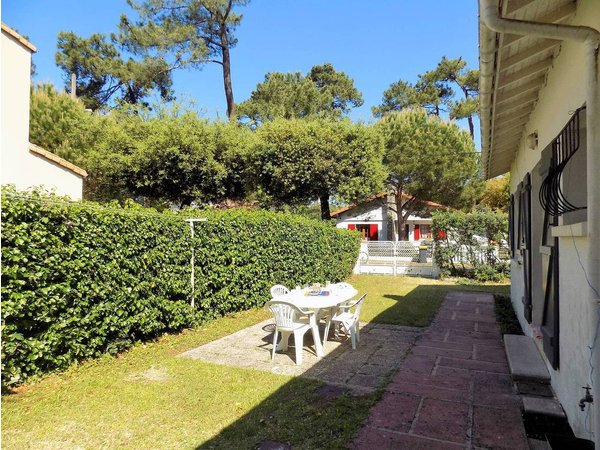 Holiday home in La Tremblade from £58 per night