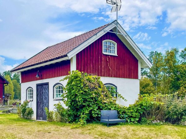 Holiday home in Högsby from £53 per night