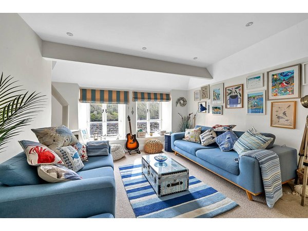 Holiday home in Fowey from £230 per night