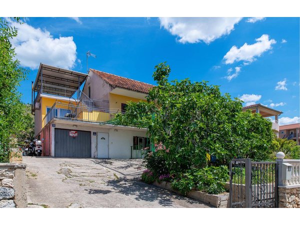 Holiday apartment in Zaboric from £39 per night