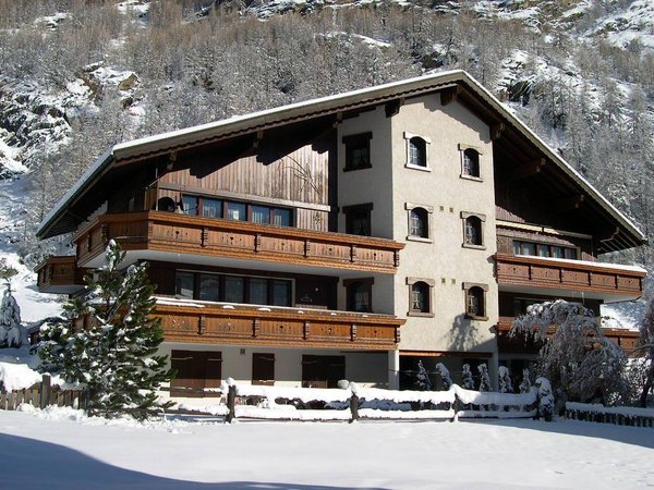 Holiday apartment in Saas-Grund from £104 per night