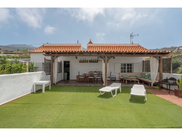 Holiday home in Adeje from £57 per night