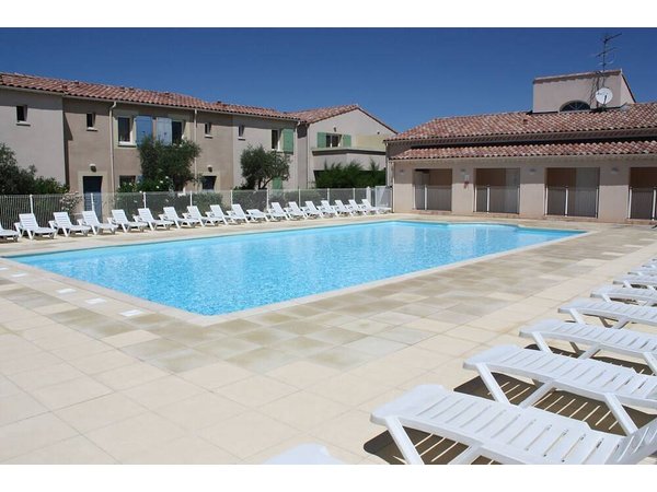 Holiday home in Mouriès from £70 per night