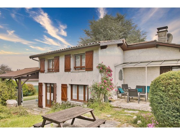 Holiday home in Dordogne from £34 per night