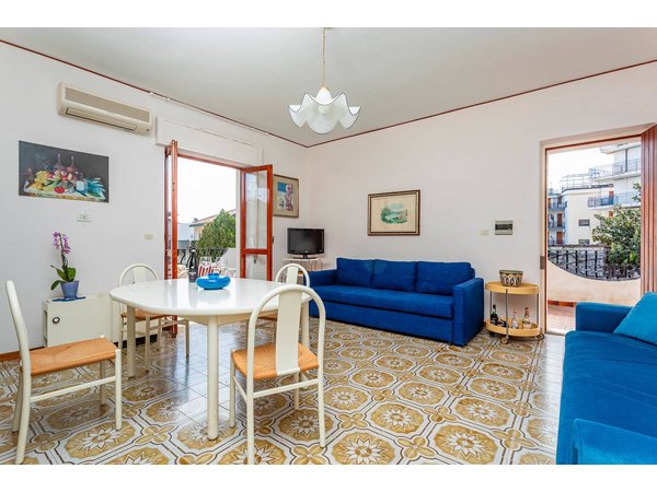 Holiday home in Giardini-Naxos from £85 per night