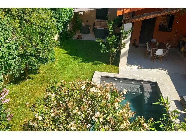 Holiday home in Vaucluse from £363 per night