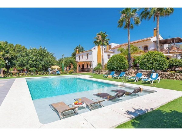 Holiday home in Periana from £359 per night