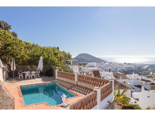 Holiday home in Axarquía from £117 per night