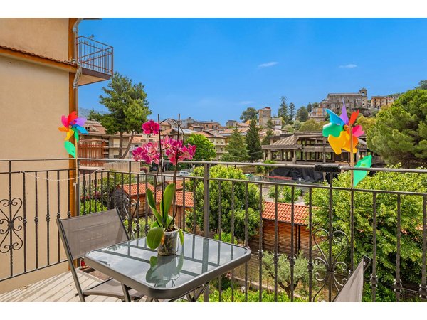 Holiday apartment in Messina Province from £45 per night
