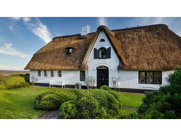 Holiday home in Sylt from £1447 per night