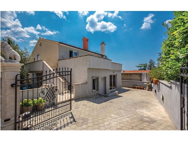 Holiday apartment in Kostrena from £17 per night