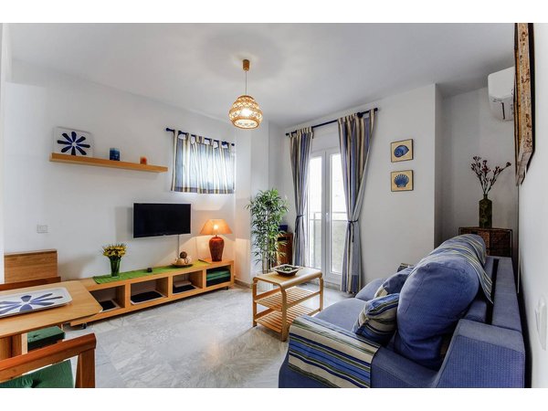 Holiday apartment in Cádiz from £64 per night