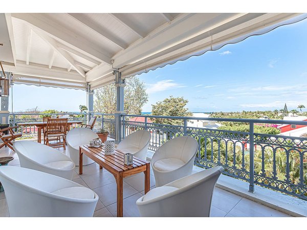 Holiday apartment in Grande-Terre from £86 per night