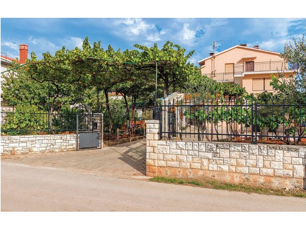 Holiday apartment in Galizana from £27 per night