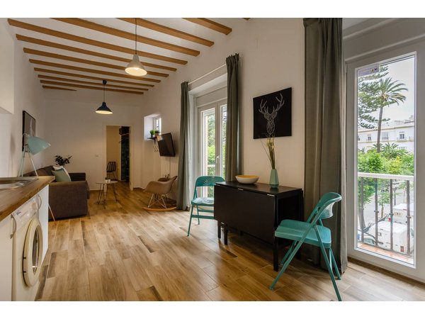 Holiday apartment in Cádiz from £60 per night