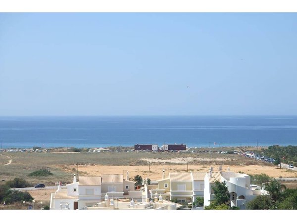 Holiday apartment in Alvor from £164 per night