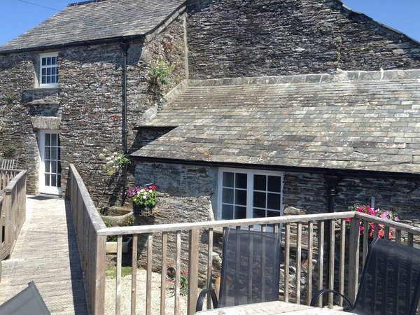 Holiday home in Cornwall from £80 per night