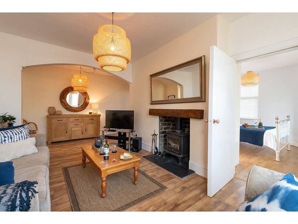 Holiday apartment in Rhosneigr from £54 per night