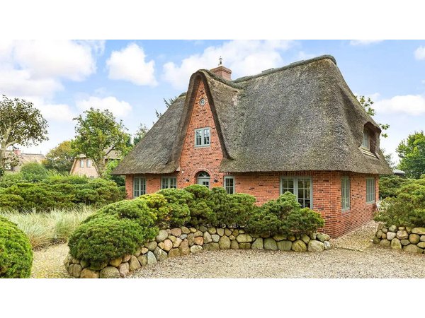 Holiday home in Sylt from £1106 per night