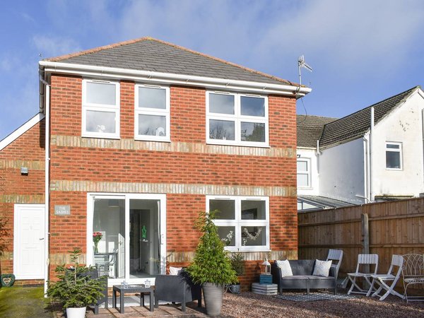 Holiday home in Poole from £114 per night
