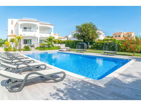 Holiday home in Albufeira from £487 per night