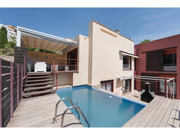 Holiday home in Benahavís from £237 per night