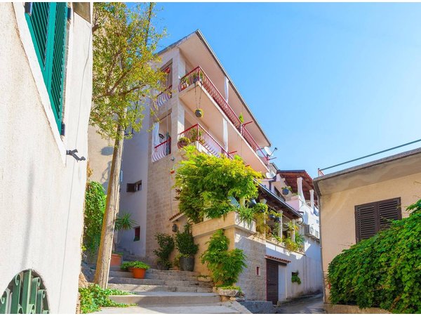 Holiday apartment in Makarska from £37 per night