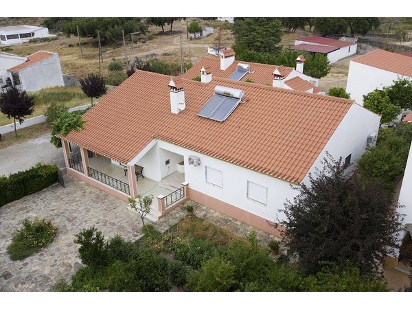 Holiday home in Beirã from £34 per night