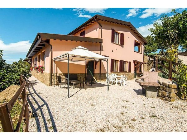 Holiday home in Apecchio from £42 per night