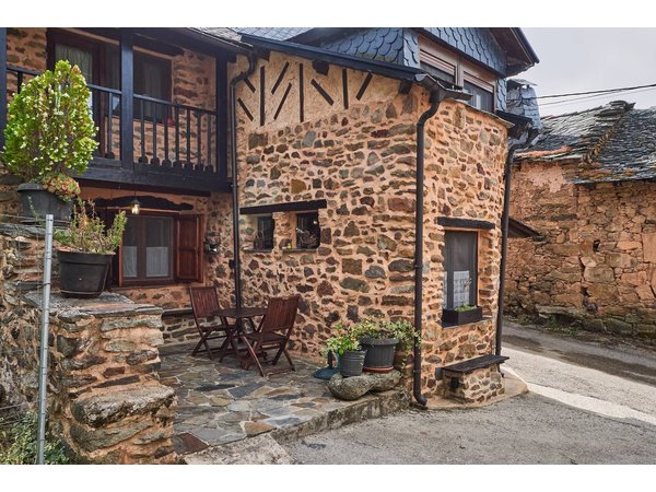 Holiday home in Bembibre from £54 per night