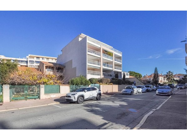 Holiday apartment in Var from £32 per night