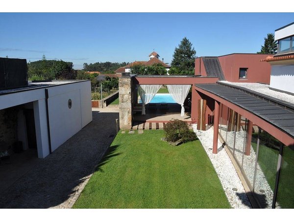 Holiday home in Costa de Prata from £171 per night