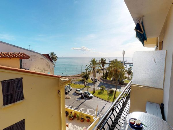 Holiday apartment in Menton from £58 per night