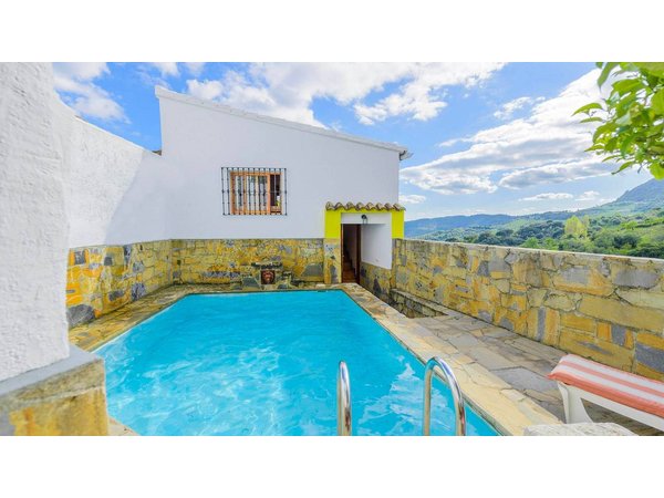 Holiday home in Gaucín from £94 per night