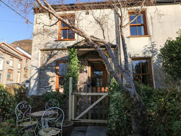 Holiday home in South-Wales from £51 per night