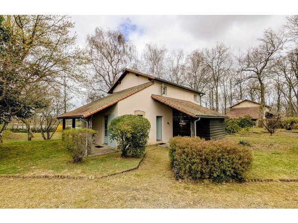 Holiday home in Meuzac from £46 per night