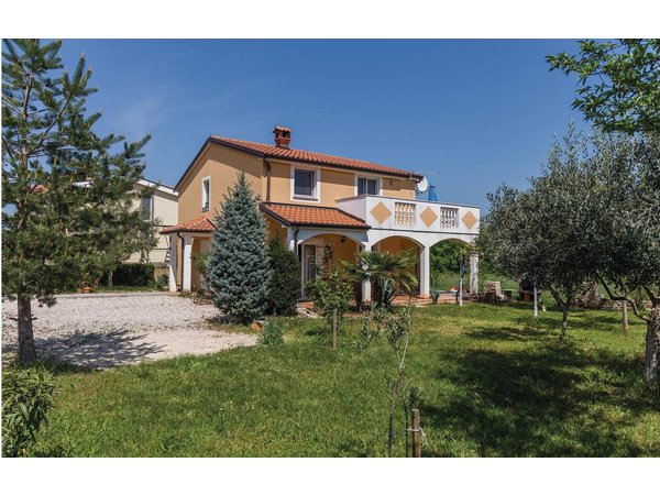 Holiday apartment in Buje from £32 per night