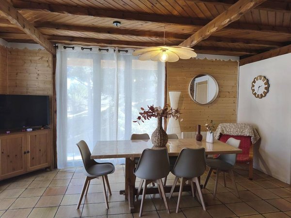 Holiday home in Pyrenees from £53 per night