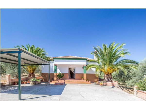 Holiday home in Ronda from £81 per night