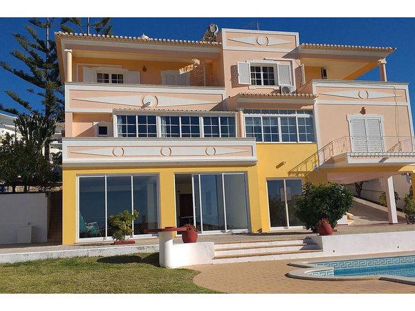 Holiday home in Albufeira from £318 per night